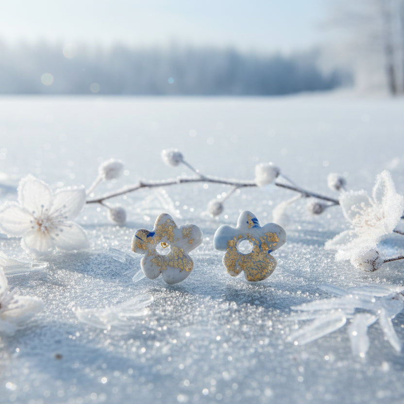 Pampilles Fleur Givrée en pâte polymère résinée bleu gris et doré - Création artisanale ÔParis 2,7 cm
