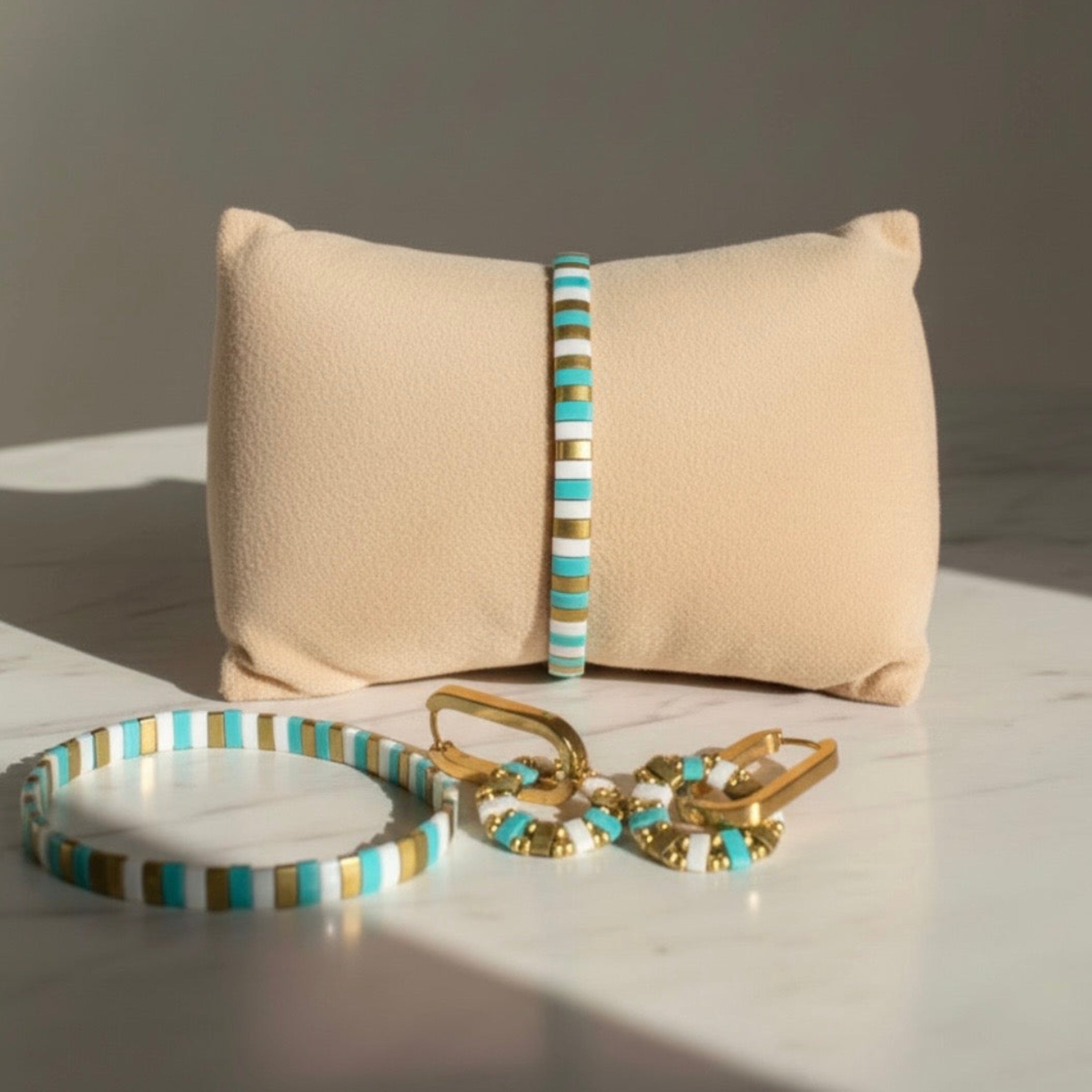 Bracelets Louison ÔParis - bracelets fait main perles Miyuki Tila bleu clair bronze blanc
