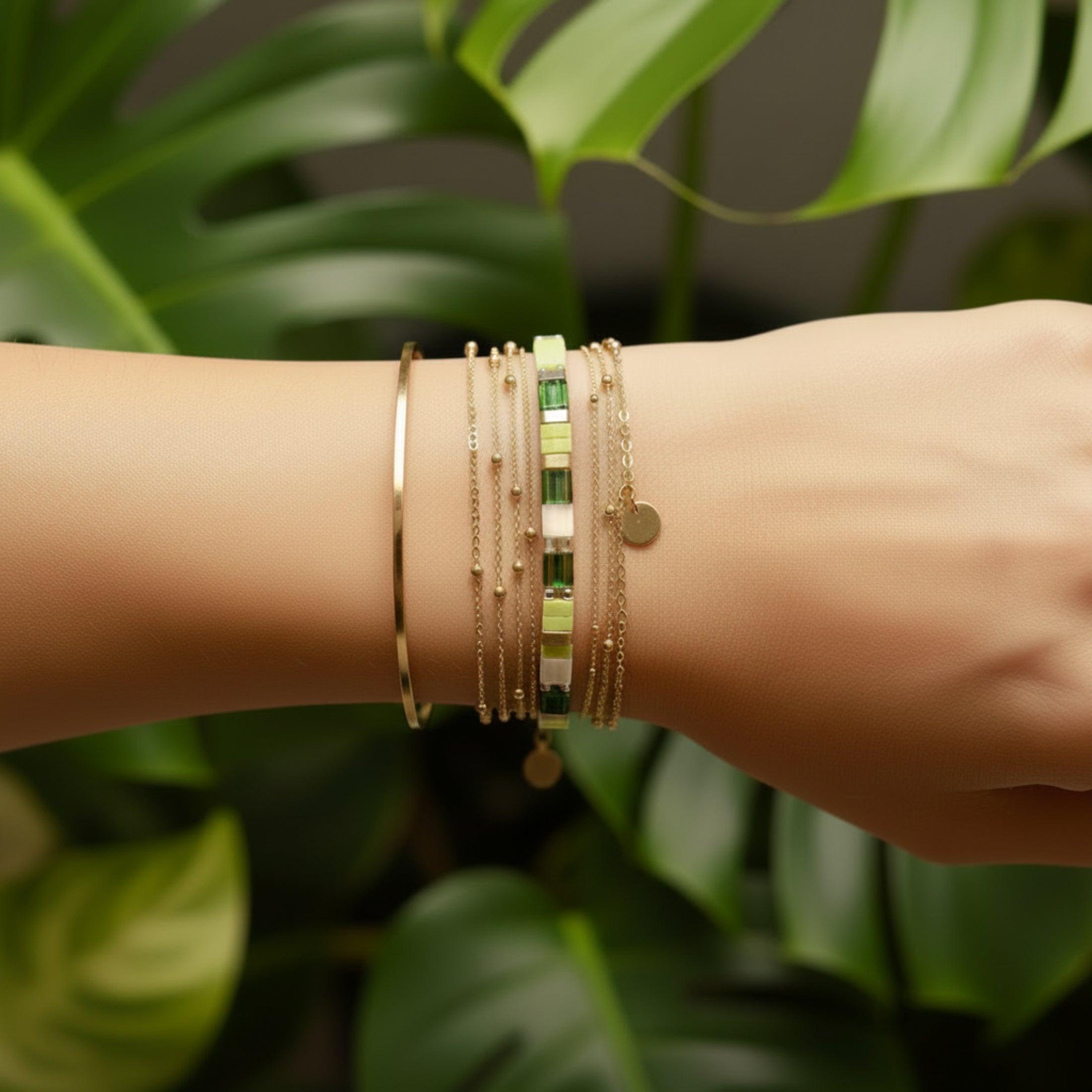 Bracelet Syl ÔParis porté - création artisanale fait main perles Miyuki Tila vert
