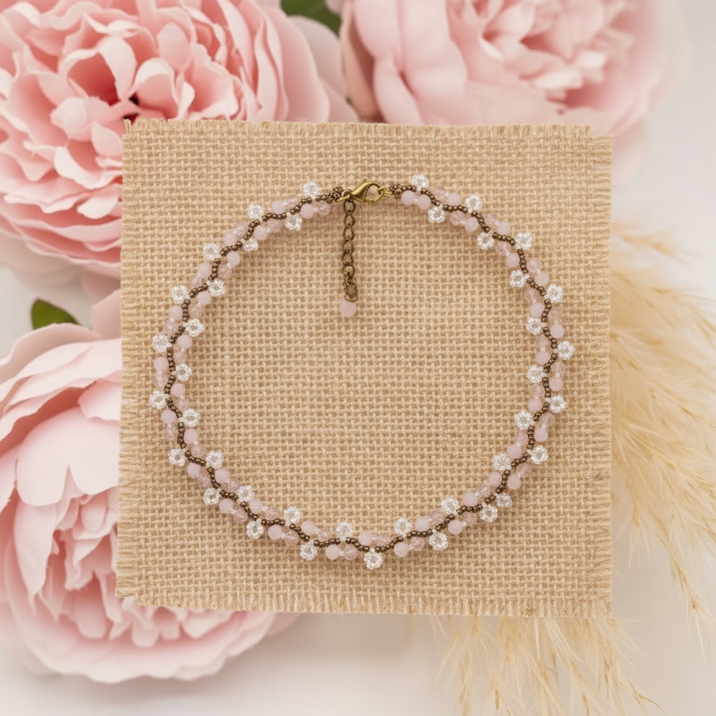 Collier Pivoine porté bijou fait main élégant ÔParis