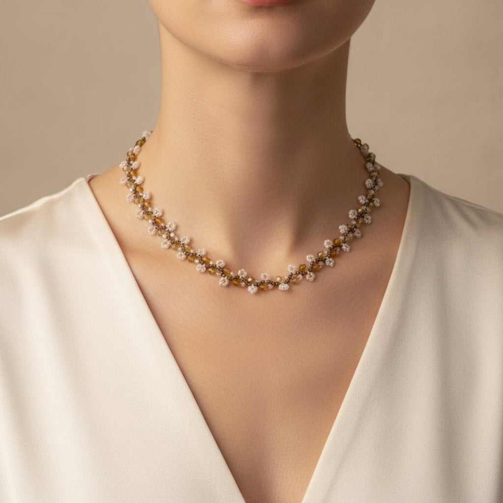 Collier Capucine porté bijou fait main élégant ÔParis