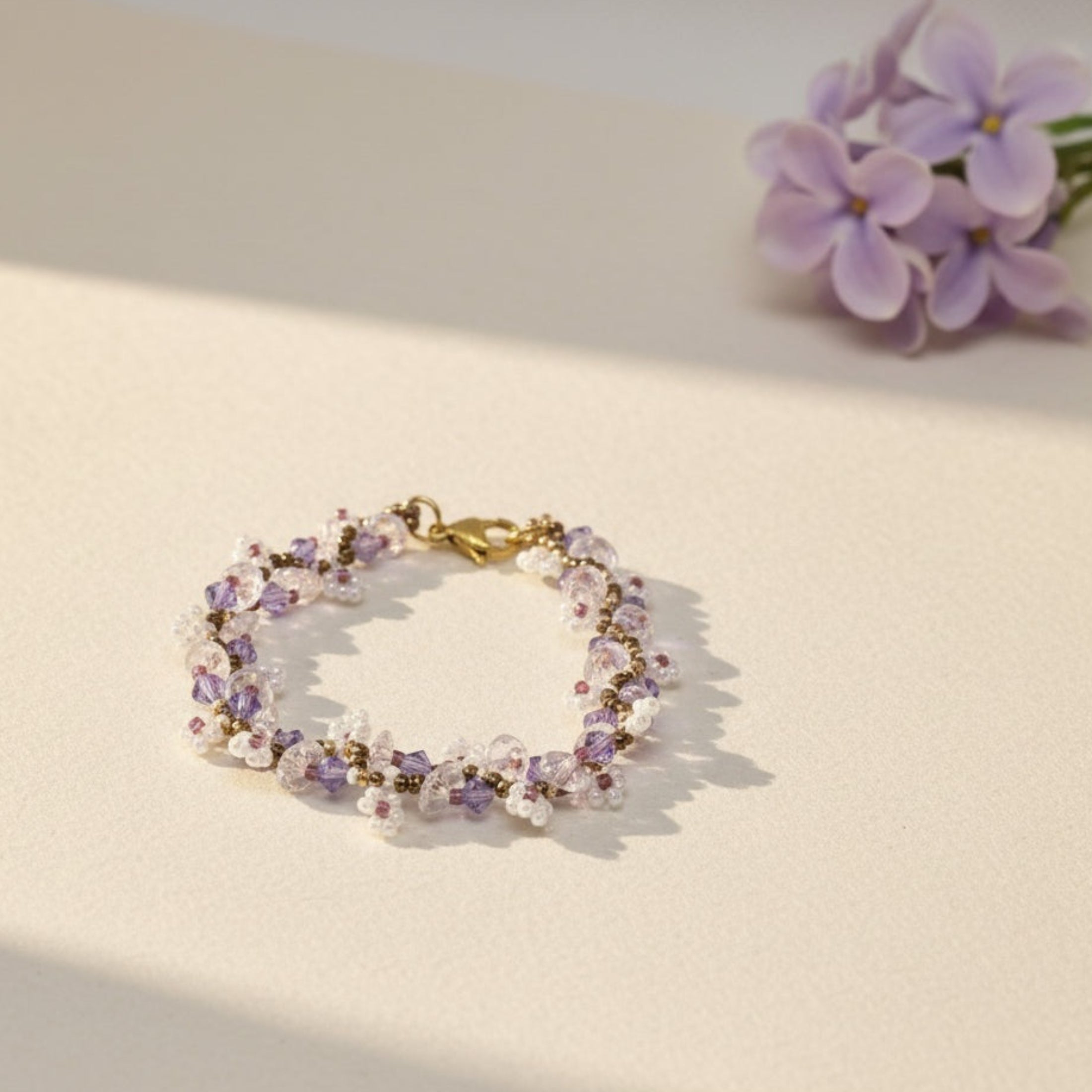 
Bracelet raffiné Lilas perles Miyuki fait main mauve blanc ÔParis