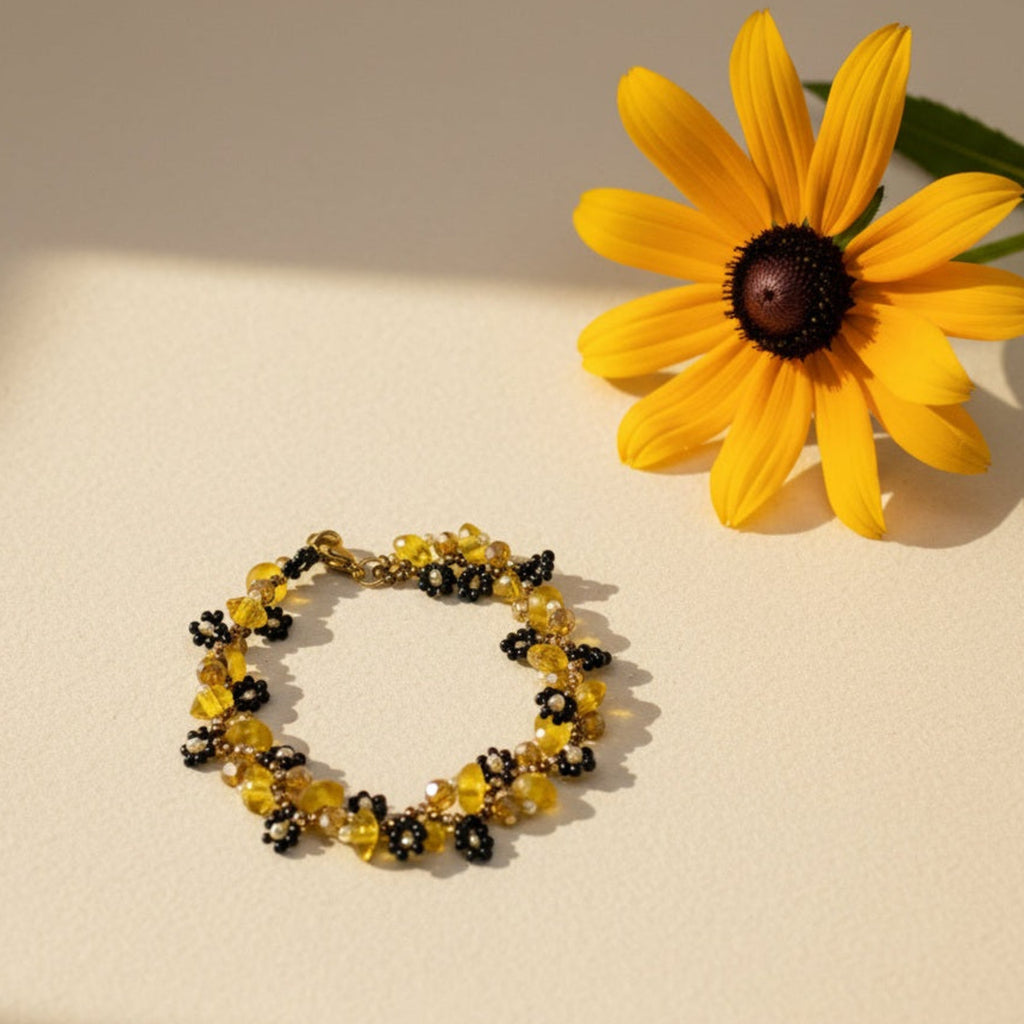Bracelet raffiné Rudbeckia perles Miyuki fait main noir jaune ambré ÔParis
