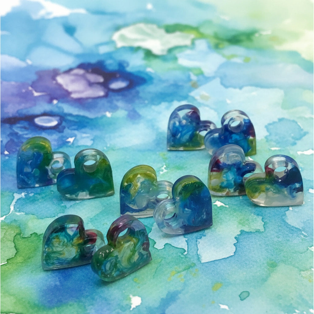 Détail Pampilles Cœur Art 2cm - Résine UV couleurs mélangées bleu vert effet peinture abstraite
