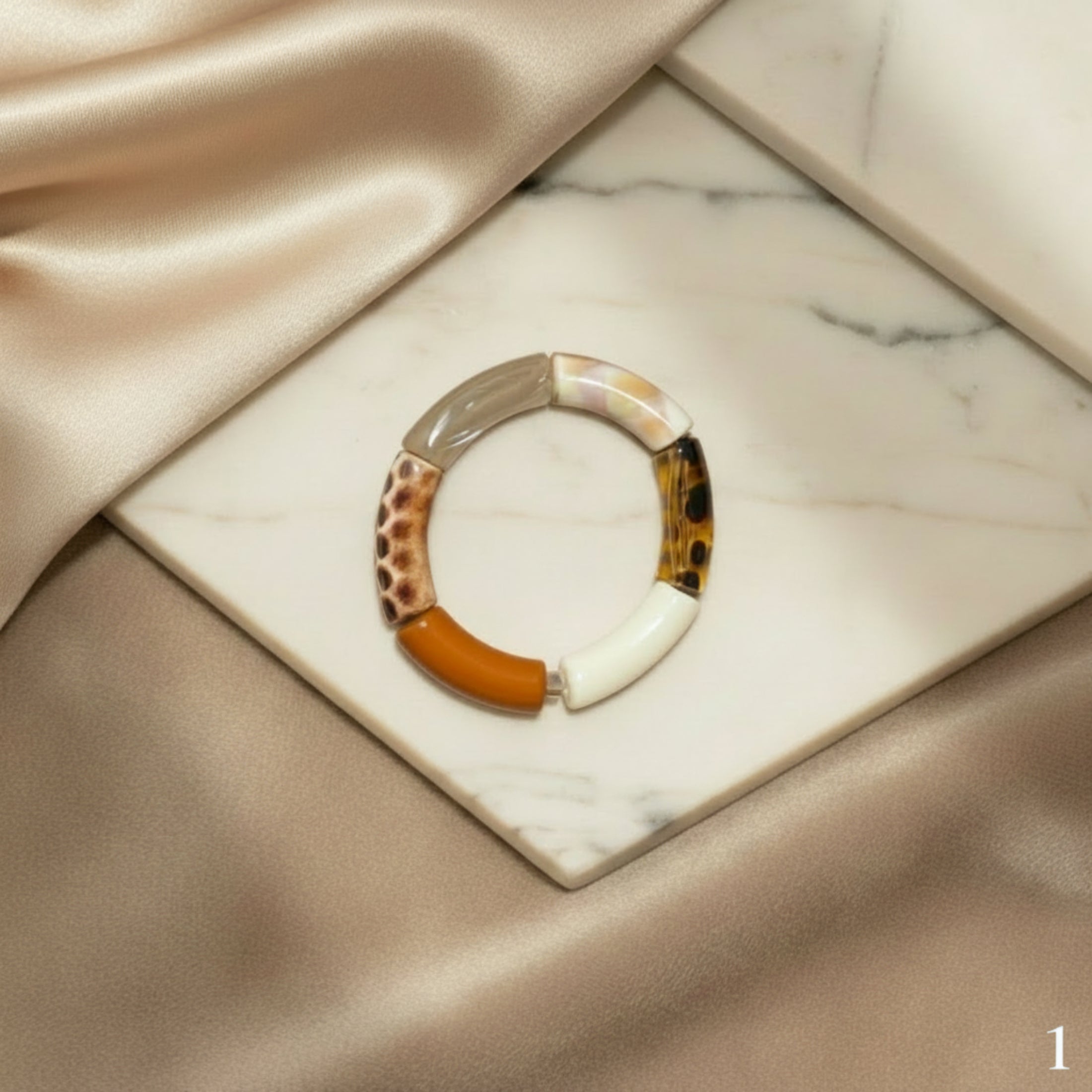 Bracelet Tendance ÔParis Modèle 1 - Perles tube léopard et dorées
