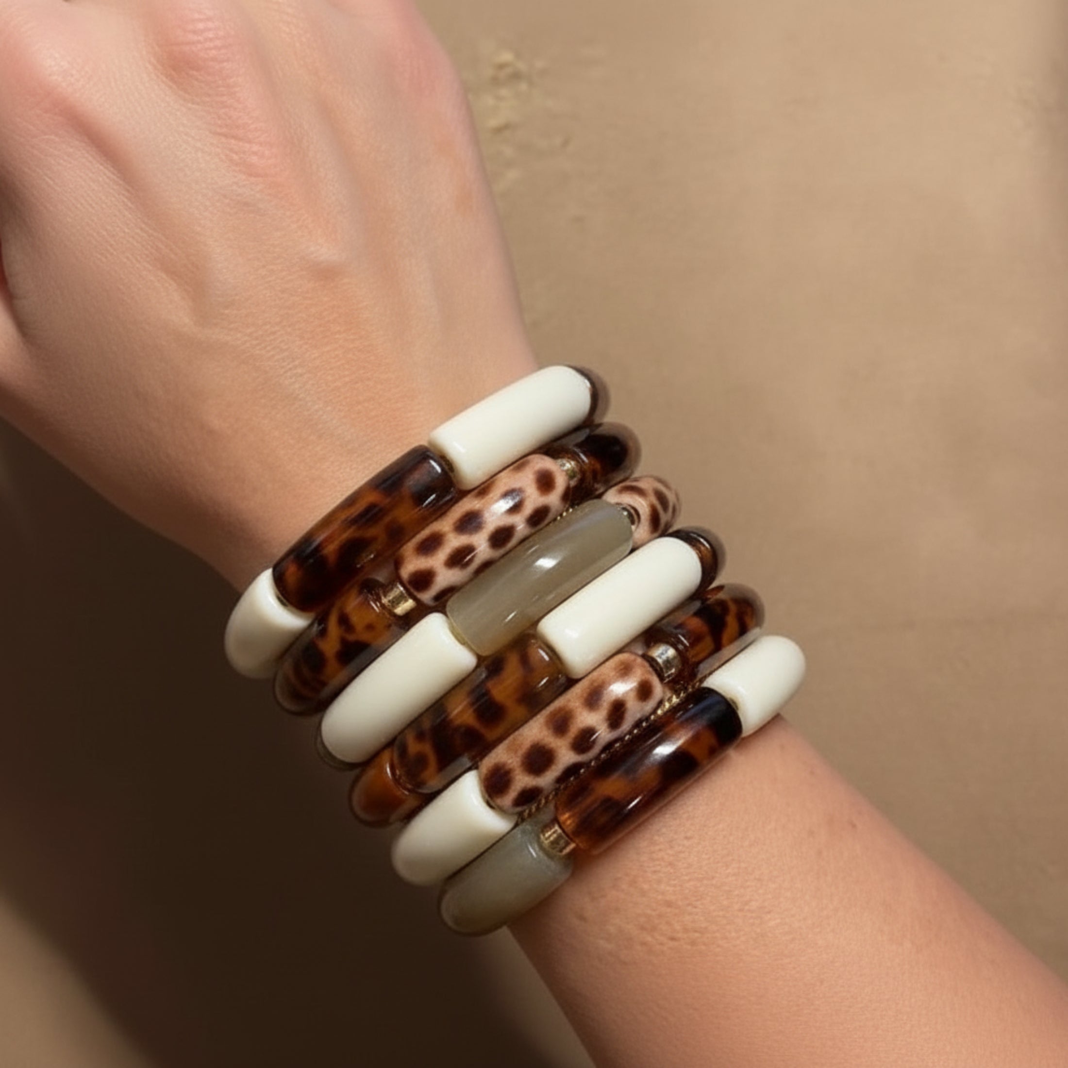 Bracelet Tendance ÔParis porté - Bracelet léopard perles tube fait main
