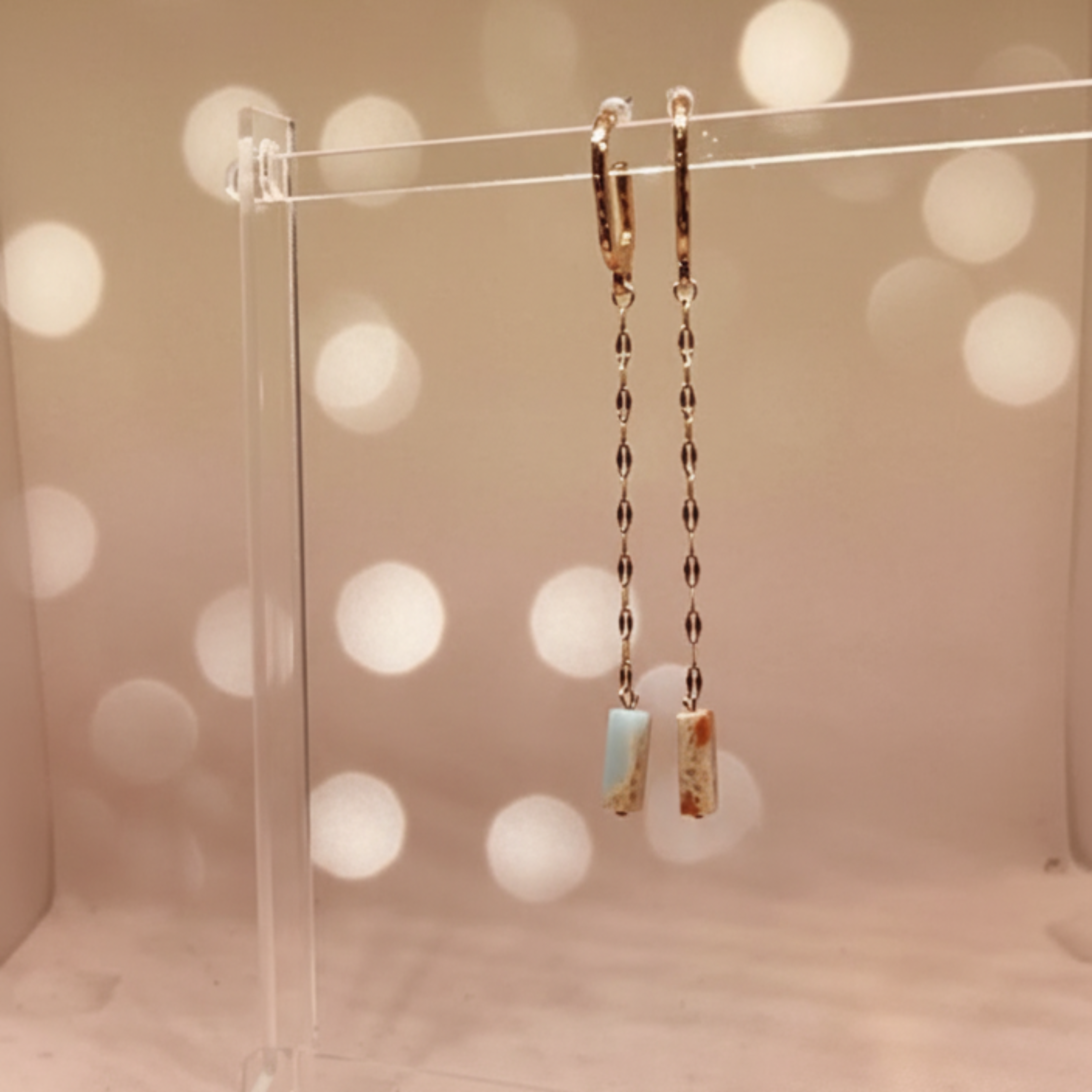 Boucles d'oreilles Marbrées ÔParis - Coloris Bleu clair - Perle pierre naturelle marbrée
