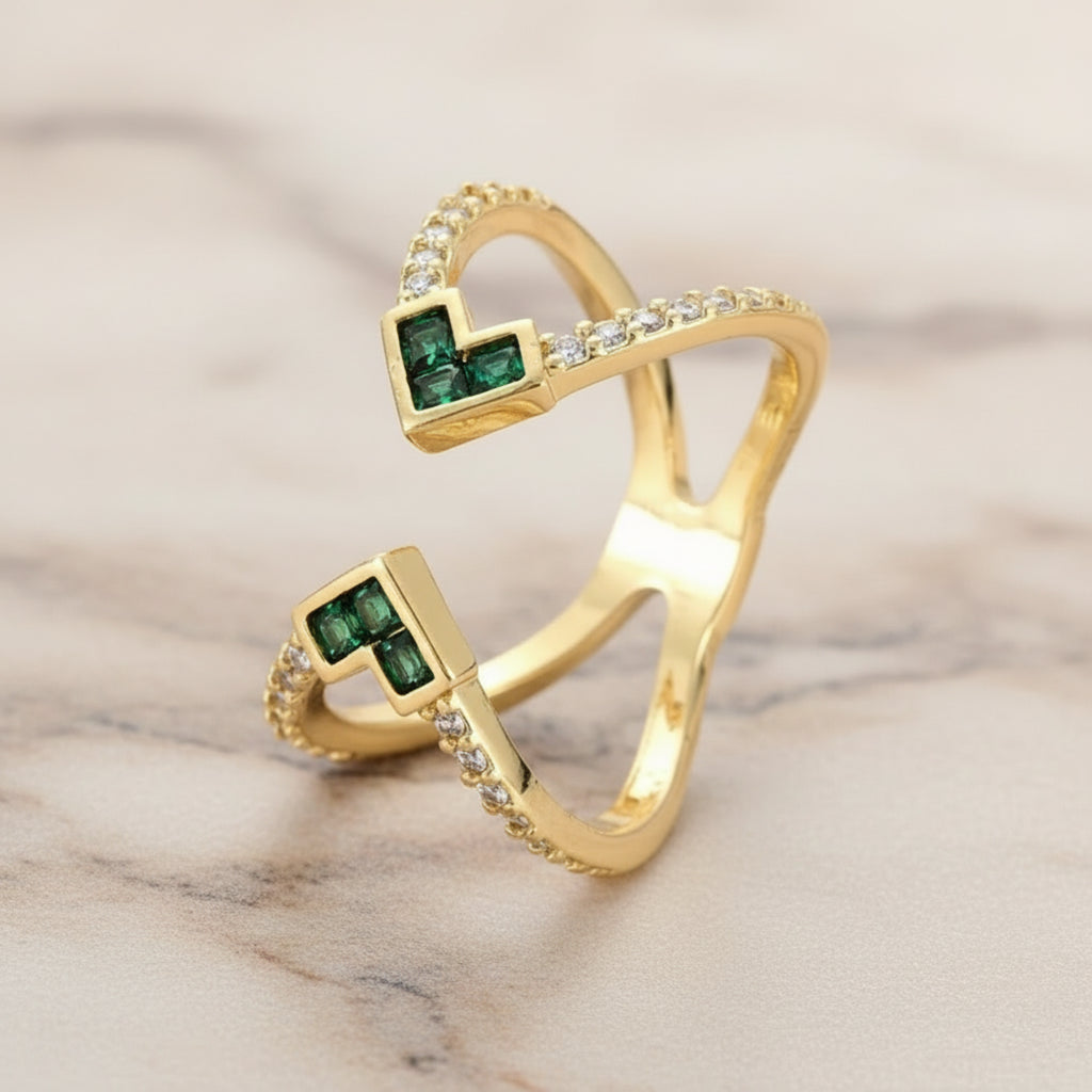 Bague Annie - Bague dorée réglable ornée de zirconiums verts et blancs sertis
